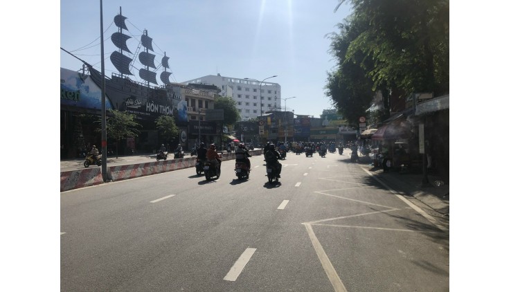 Cho thuê nhà Mặt Tiền Lê Trọng Tấn 32m2 - 2Lầu - 15Triệu - CẠNH TP BANK